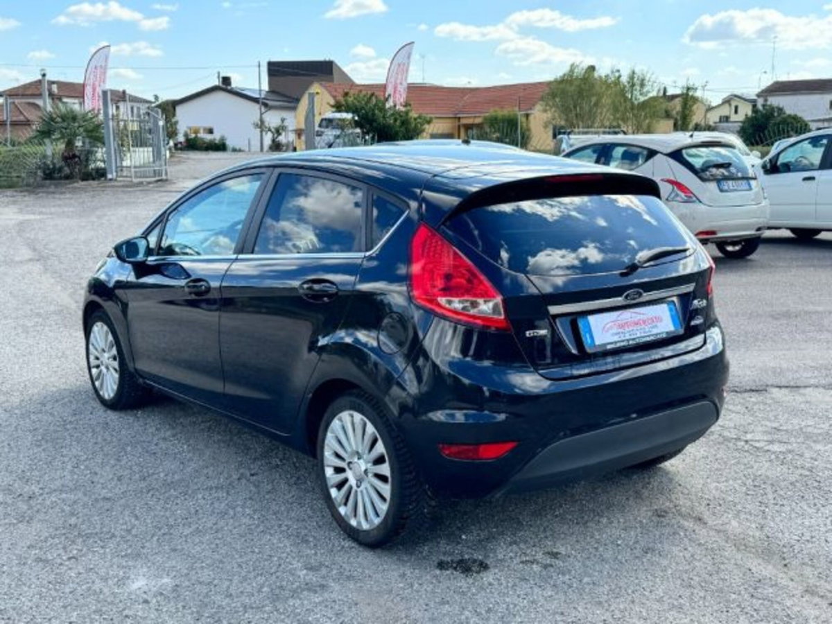 Ford Fiesta 1.4 TDCi 68CV 5 porte Titanium (6)