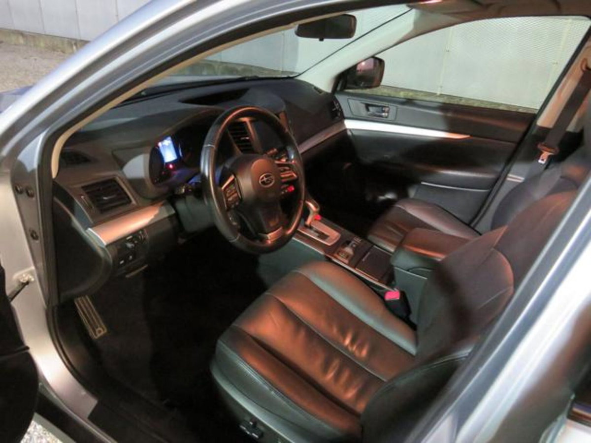 Subaru Outback 2.0d-S Lineartronic Unlimited (10)
