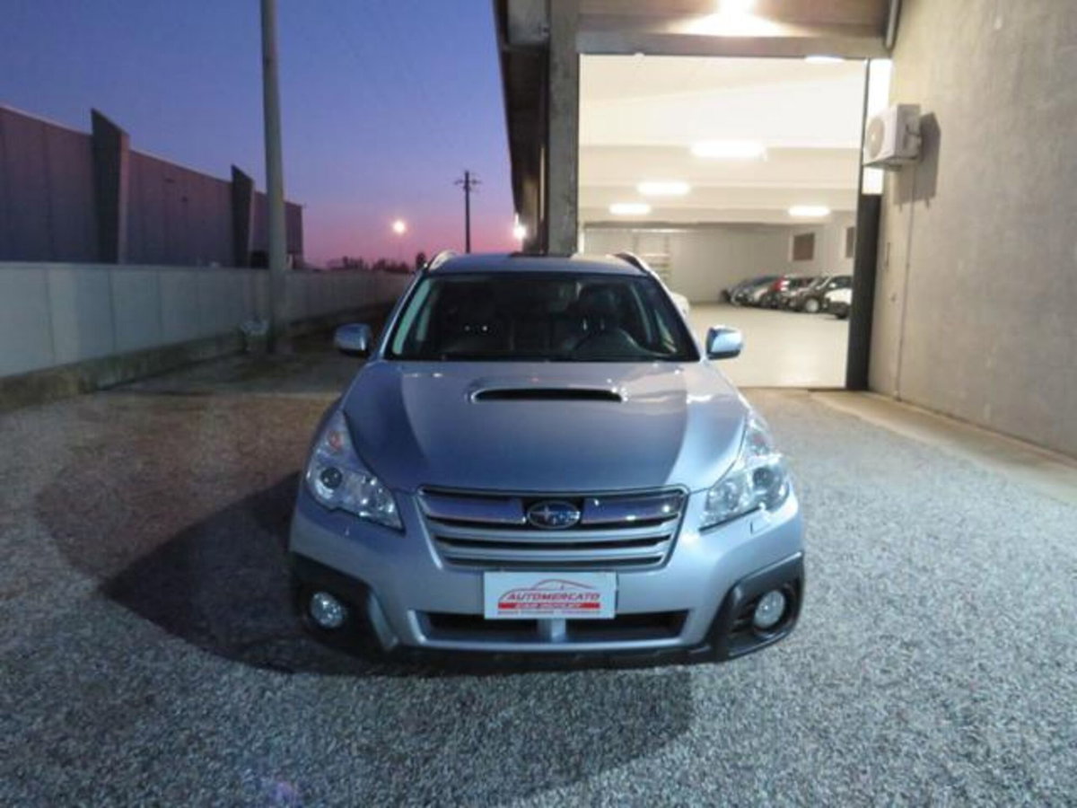 Subaru Outback 2.0d-S Lineartronic Unlimited (2)