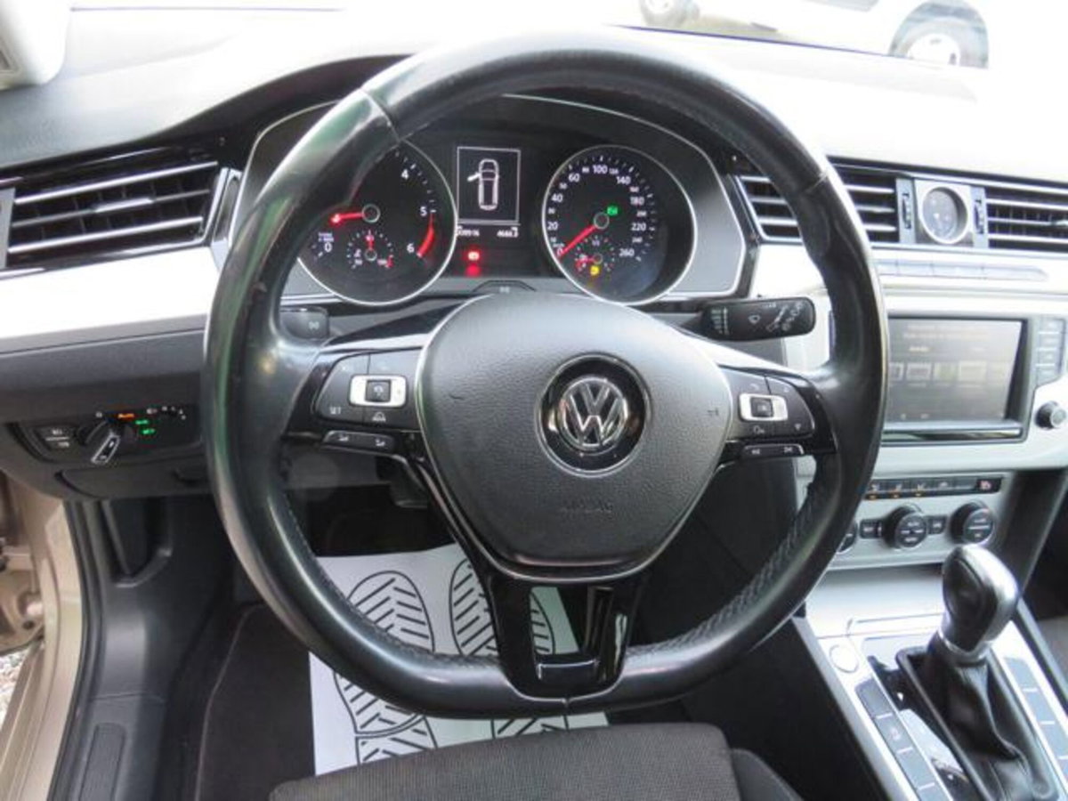 Volkswagen Passat Variant 1.6 TDI DSG Comfortline BlueMotion Tech. (10)