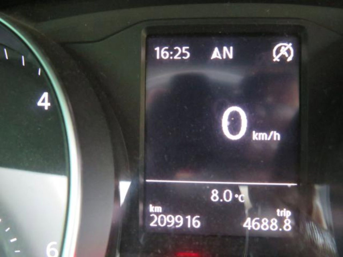 Volkswagen Passat Variant 1.6 TDI DSG Comfortline BlueMotion Tech. (11)