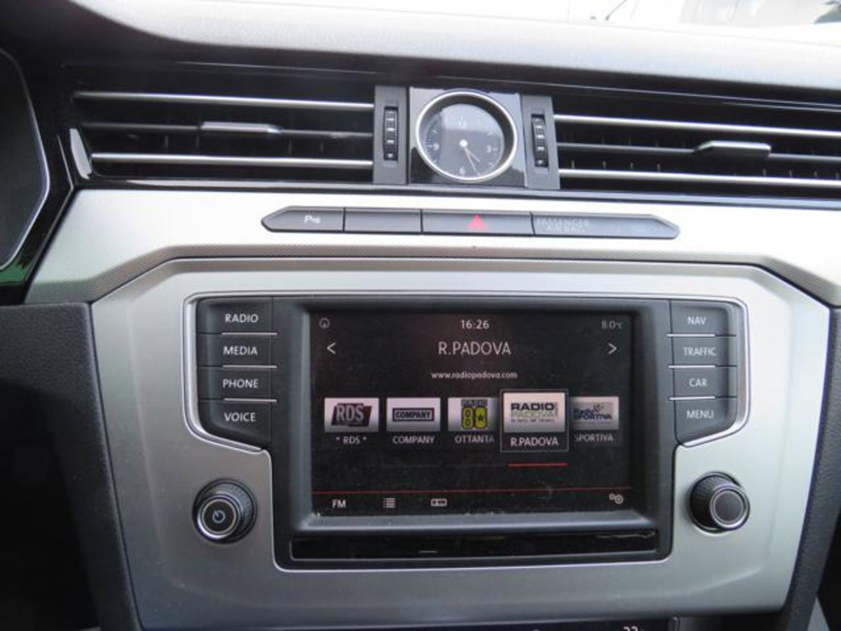 Volkswagen Passat Variant 1.6 TDI DSG Comfortline BlueMotion Tech. (14)