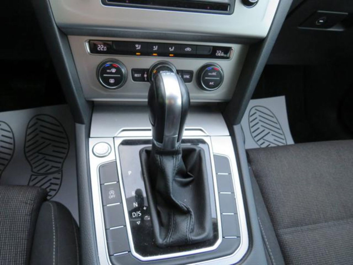 Volkswagen Passat Variant 1.6 TDI DSG Comfortline BlueMotion Tech. (15)