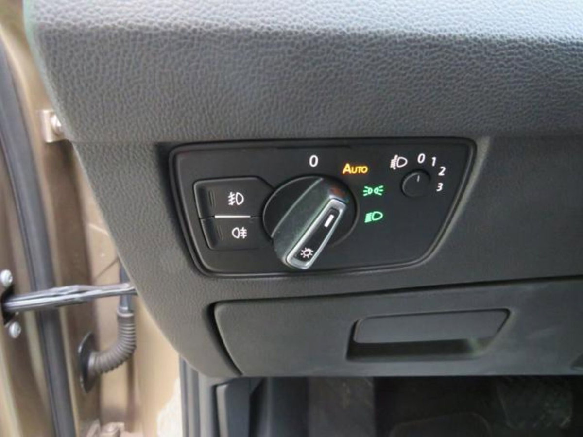 Volkswagen Passat Variant 1.6 TDI DSG Comfortline BlueMotion Tech. (9)