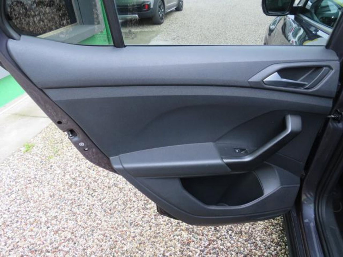 Volkswagen T-Cross 1.0 TSI Style BMT (18)