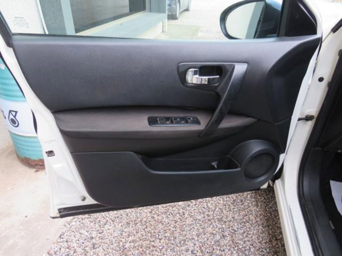 Nissan Qashqai 1.5 dCi Tekna (10)