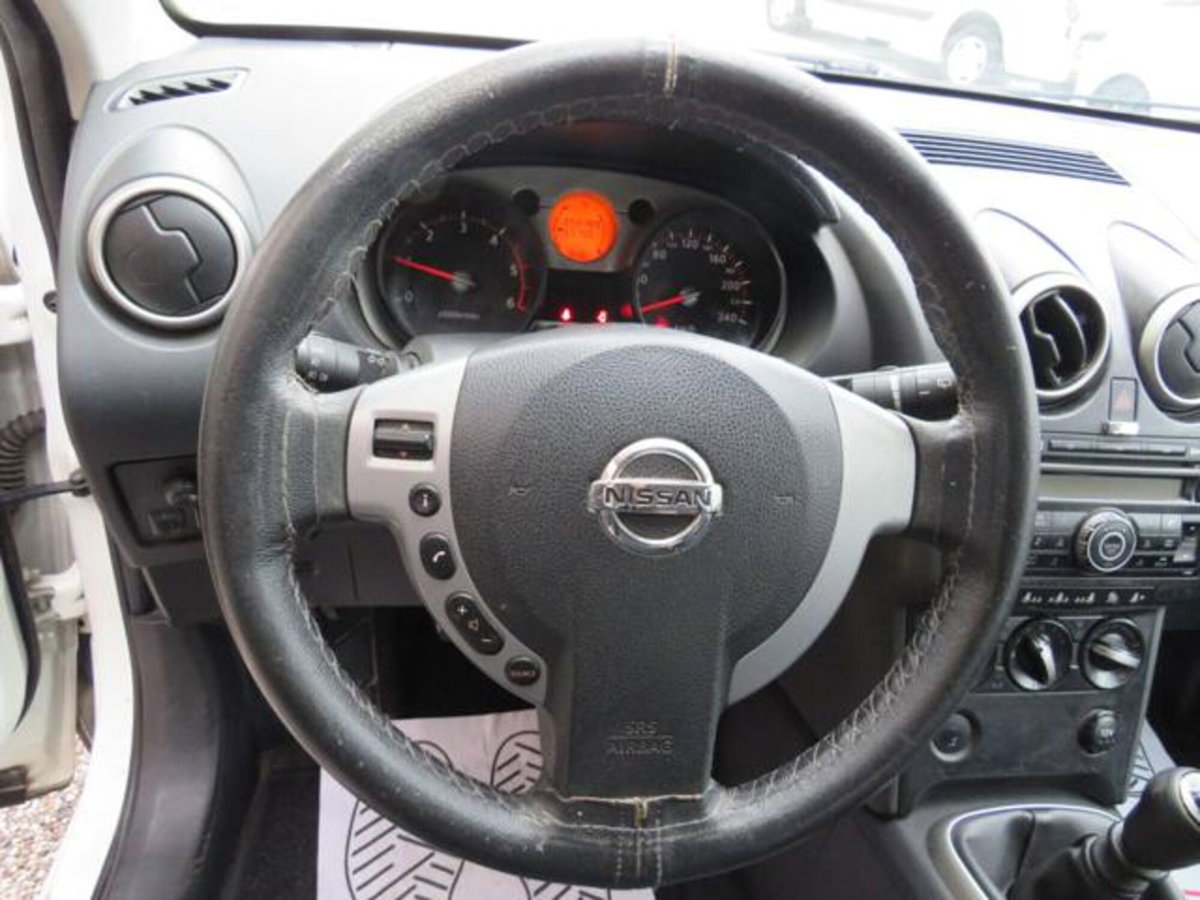 Nissan Qashqai 1.5 dCi Tekna (13)