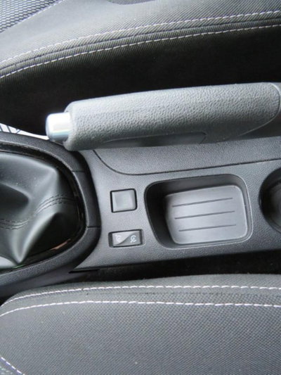 Renault Clio Sporter dCi 8V 75 CV Moschino Zen (14)