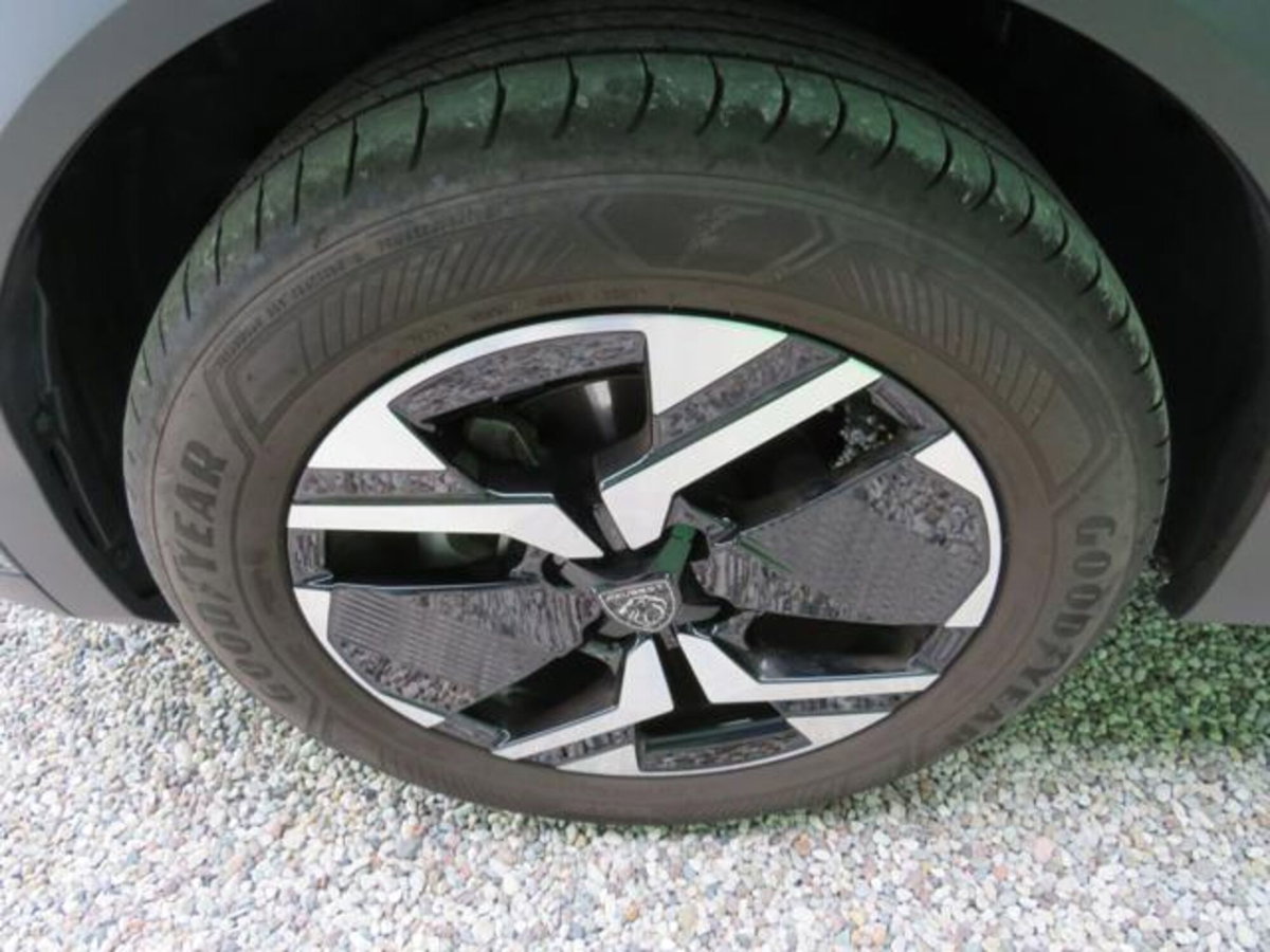 Peugeot 2008 PureTech 100 S&S Allure (10)