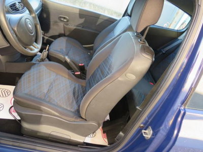 Renault Clio 1.2 16V 65CV 3 porte 4U Pack (10)