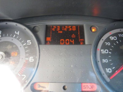 Renault Clio 1.2 16V 65CV 3 porte 4U Pack (11)