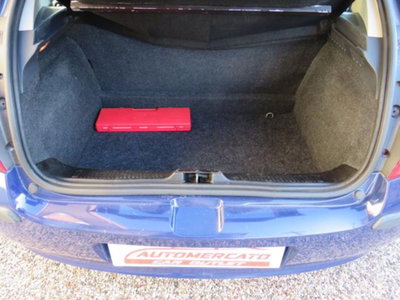 Renault Clio 1.2 16V 65CV 3 porte 4U Pack (13)