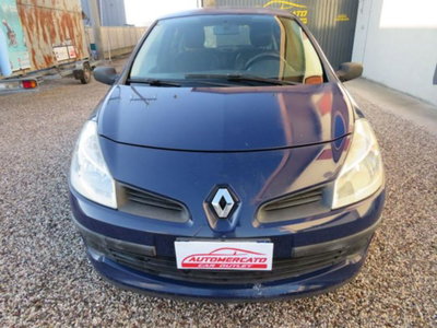 Renault Clio 1.2 16V 65CV 3 porte 4U Pack (3)