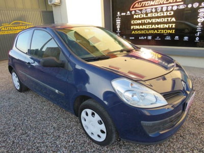Renault Clio 1.2 16V 65CV 3 porte 4U Pack (4)