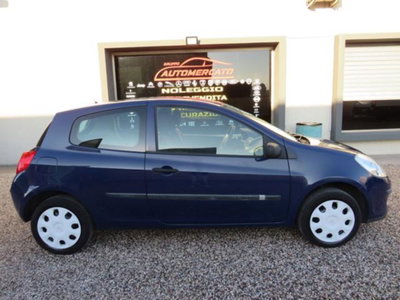 Renault Clio 1.2 16V 65CV 3 porte 4U Pack (5)