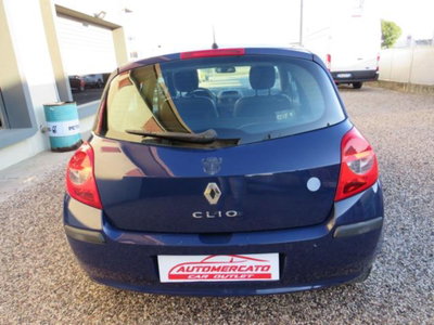 Renault Clio 1.2 16V 65CV 3 porte 4U Pack (7)