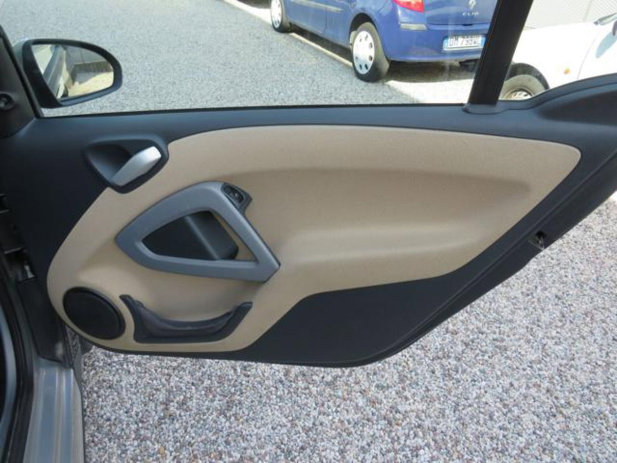 smart Fortwo 1000 52 kW MHD coupé passion (15)