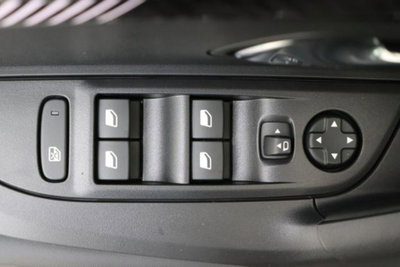 Peugeot 2008 PureTech 100 S&S Allure (10)