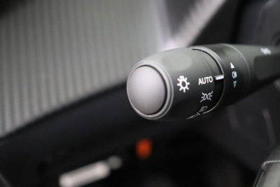 Peugeot 2008 PureTech 100 S&S Allure (19)