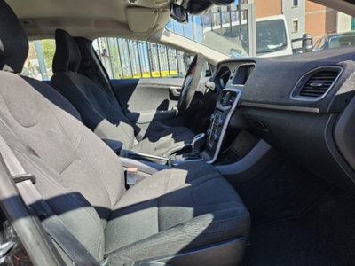Volvo V40 D2 Geartronic Momentum (10)