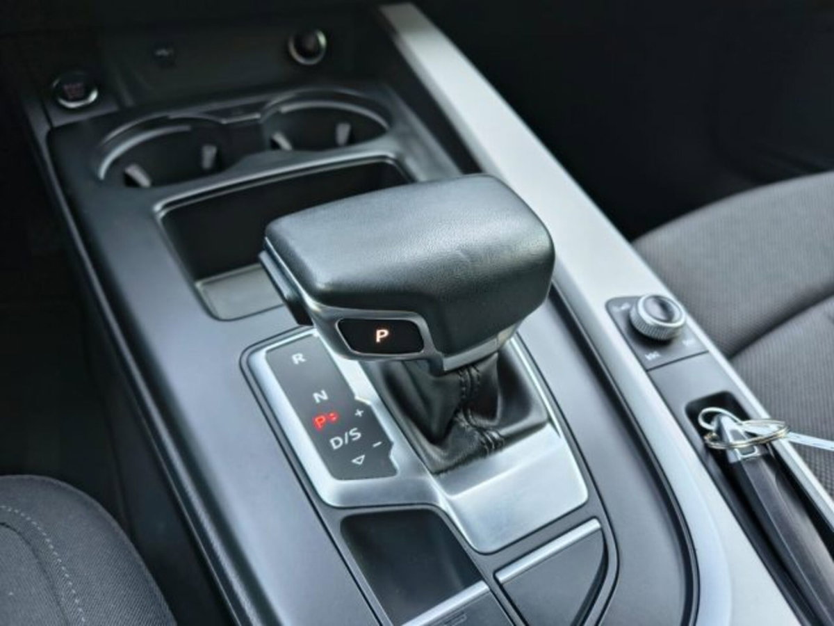 Audi A4 Avant 35 TDI/163 CV S tronic Business Advanced (15)