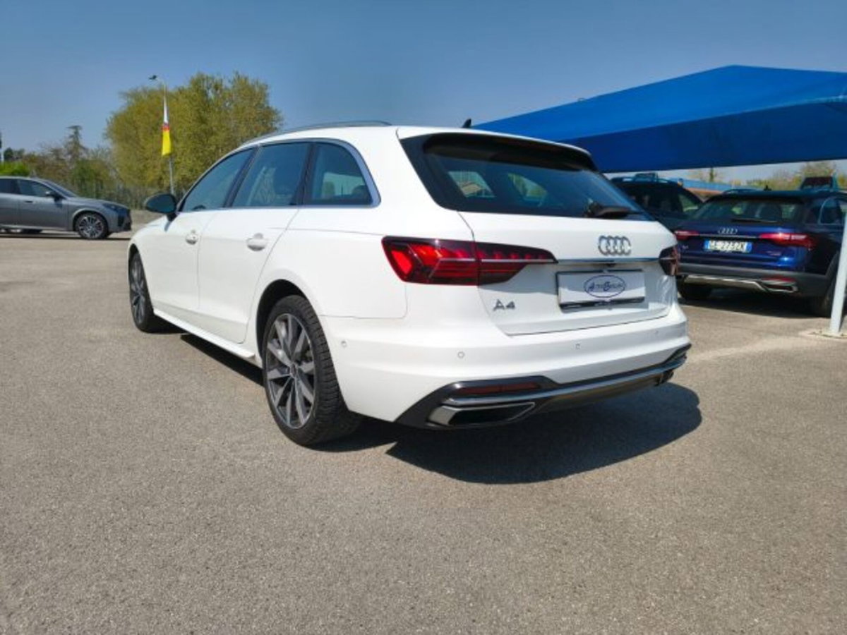 Audi A4 Avant 35 TDI/163 CV S tronic Business Advanced (6)