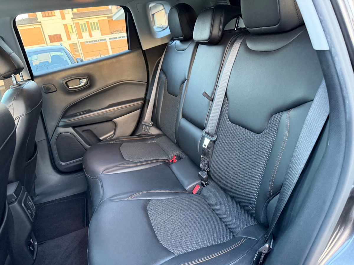 Jeep Compass 2.0 Multijet II aut. 4WD Limited (18)