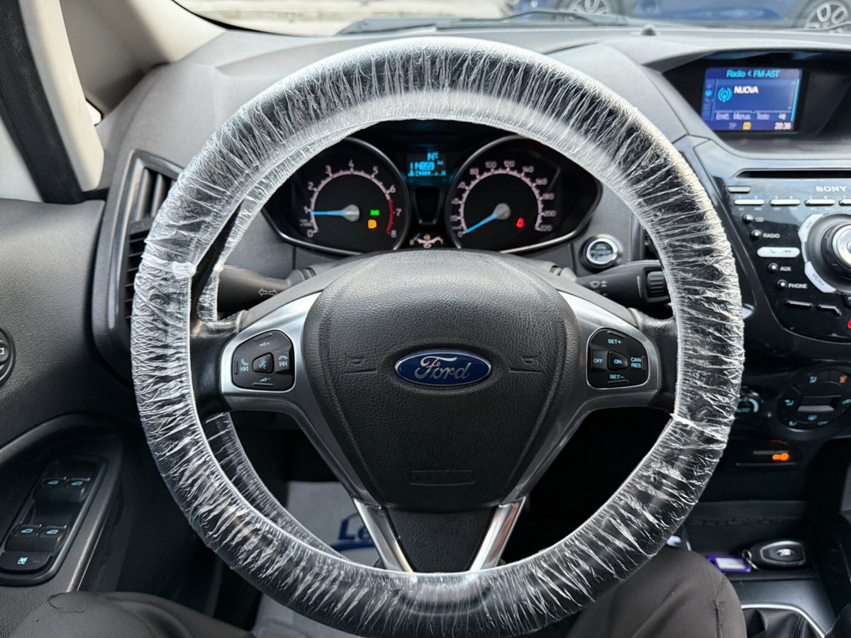 Ford EcoSport 1.5 110 CV Titanium (14)