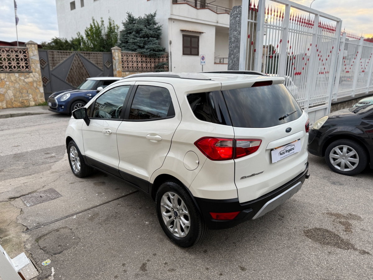Ford EcoSport 1.5 110 CV Titanium (3)