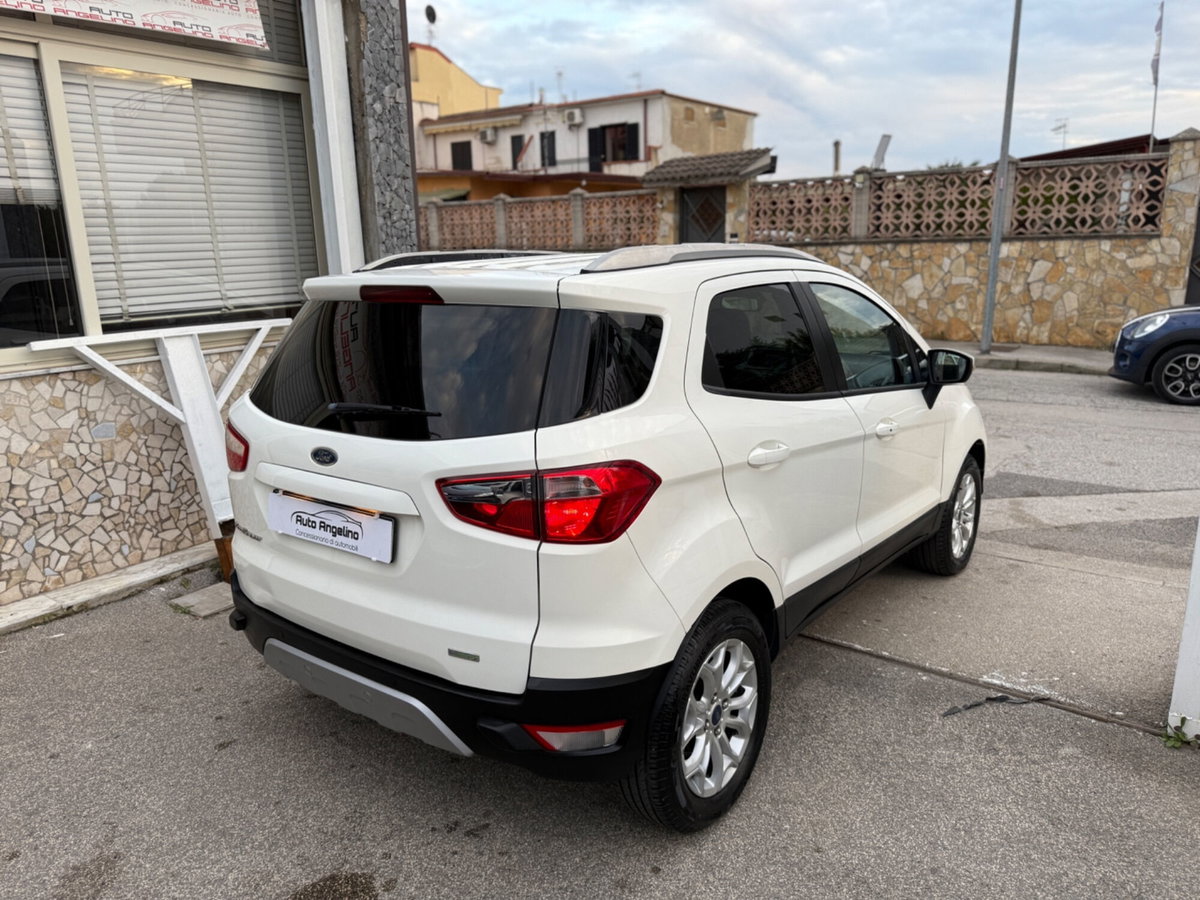 Ford EcoSport 1.5 110 CV Titanium (4)