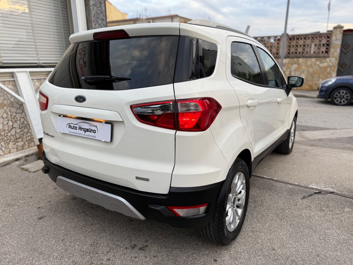 Ford EcoSport 1.5 110 CV Titanium (5)