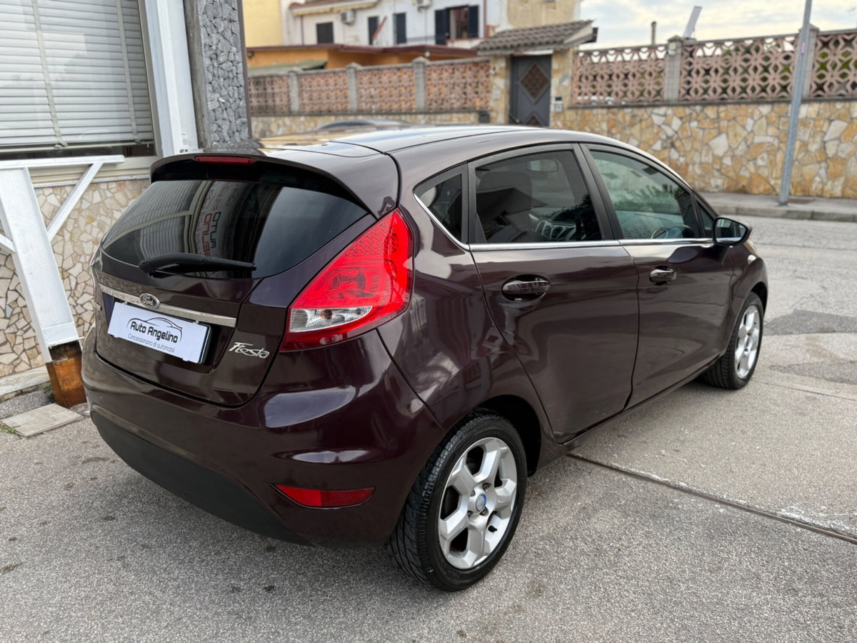 Ford Fiesta 1.4 TDCi 70CV 5 porte Titanium (4)
