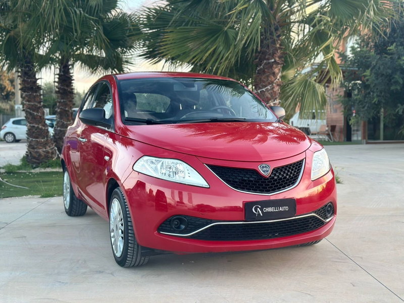 Lancia Ypsilon 1.2 69 CV 5 porte Silver