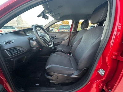Lancia Ypsilon 1.2 69 CV 5 porte Silver (11)