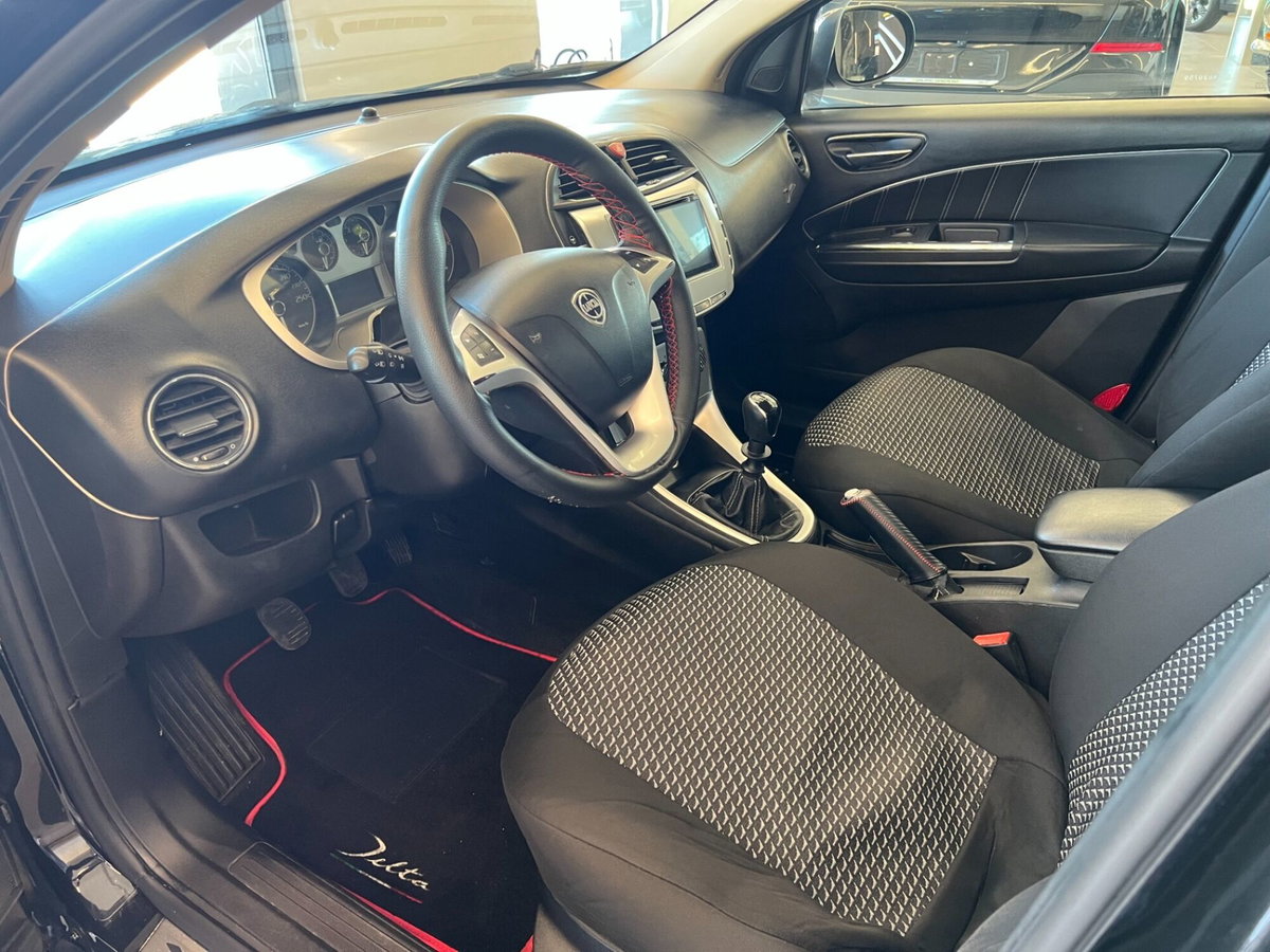 Lancia Delta 2.0 MJT DPF Oro (6)