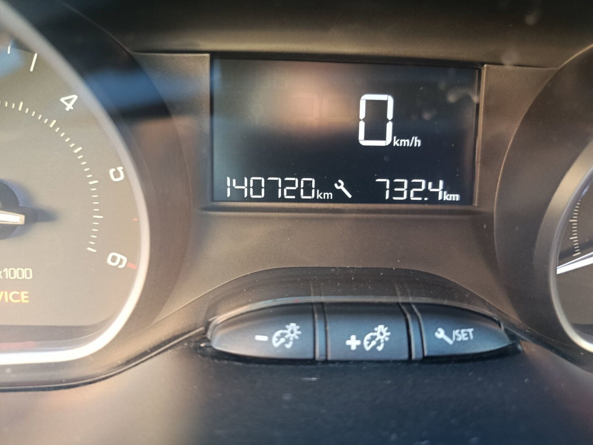 Peugeot 208 75 5 porte Active (11)