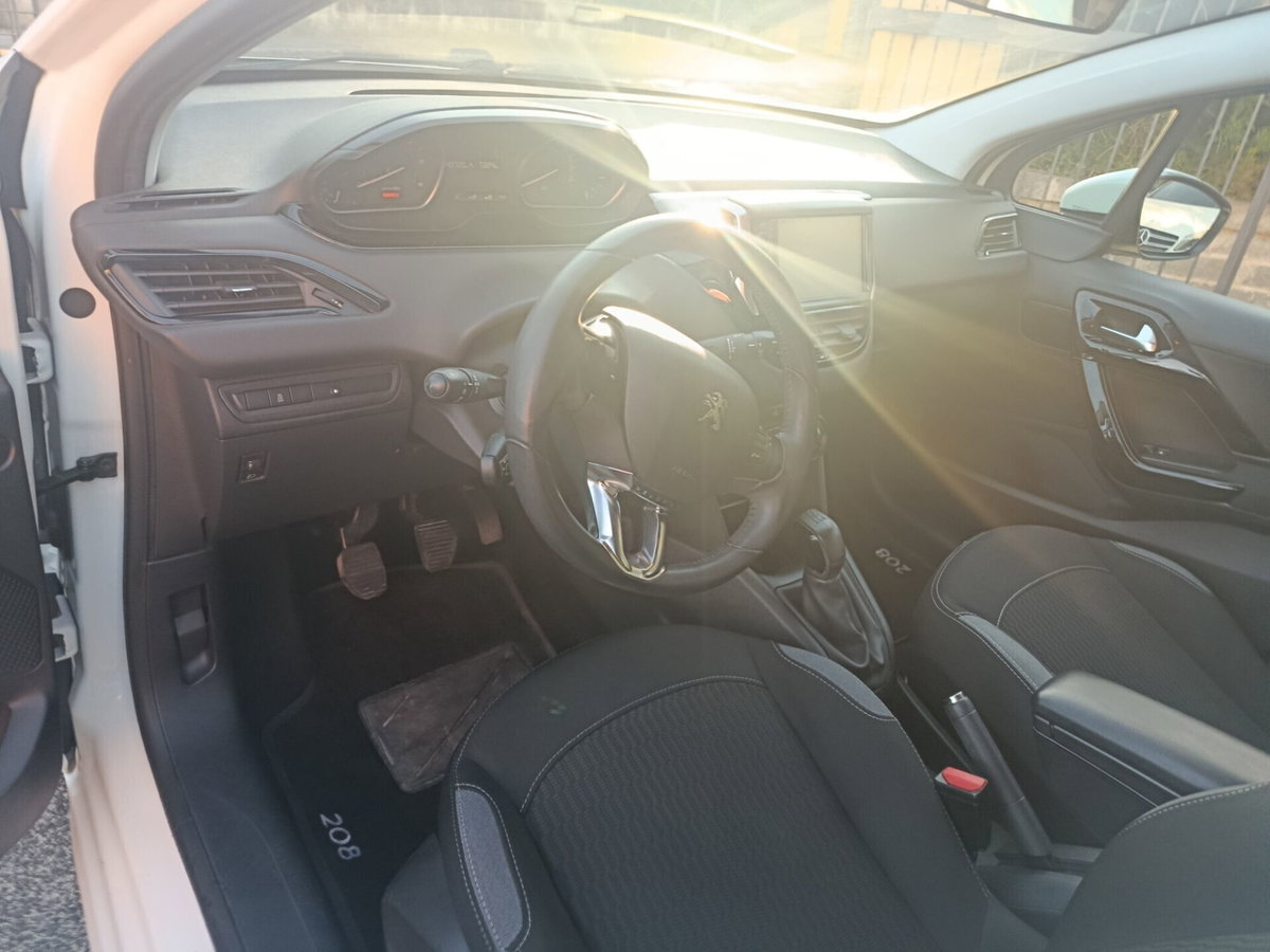 Peugeot 208 75 5 porte Active (14)