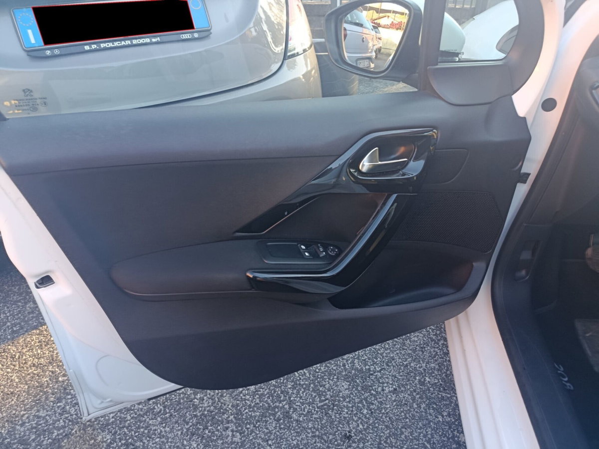 Peugeot 208 75 5 porte Active (15)