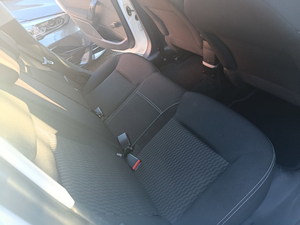 Peugeot 208 75 5 porte Active (19)