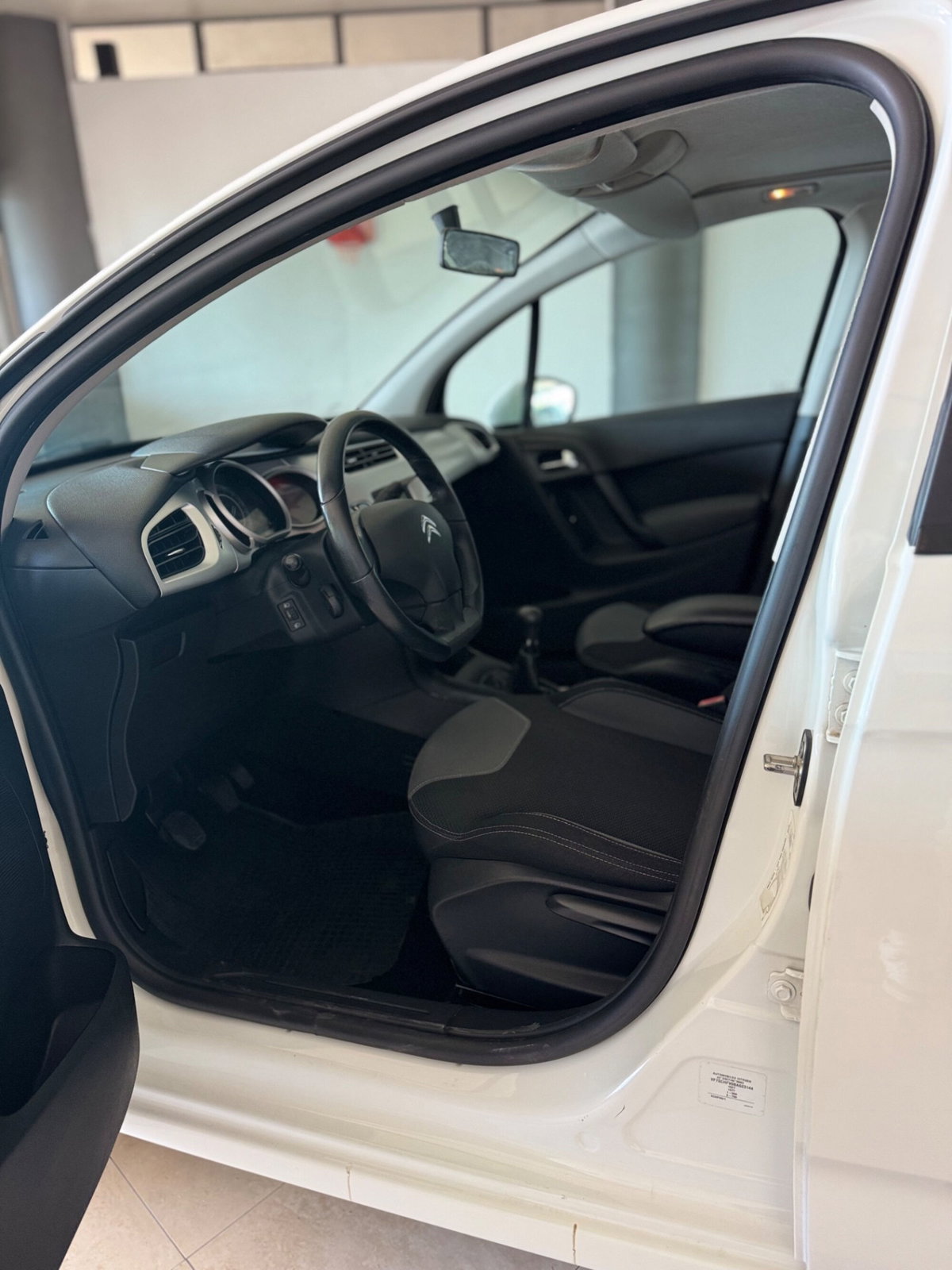 Citroen C3 1.1 Exclusive (9)