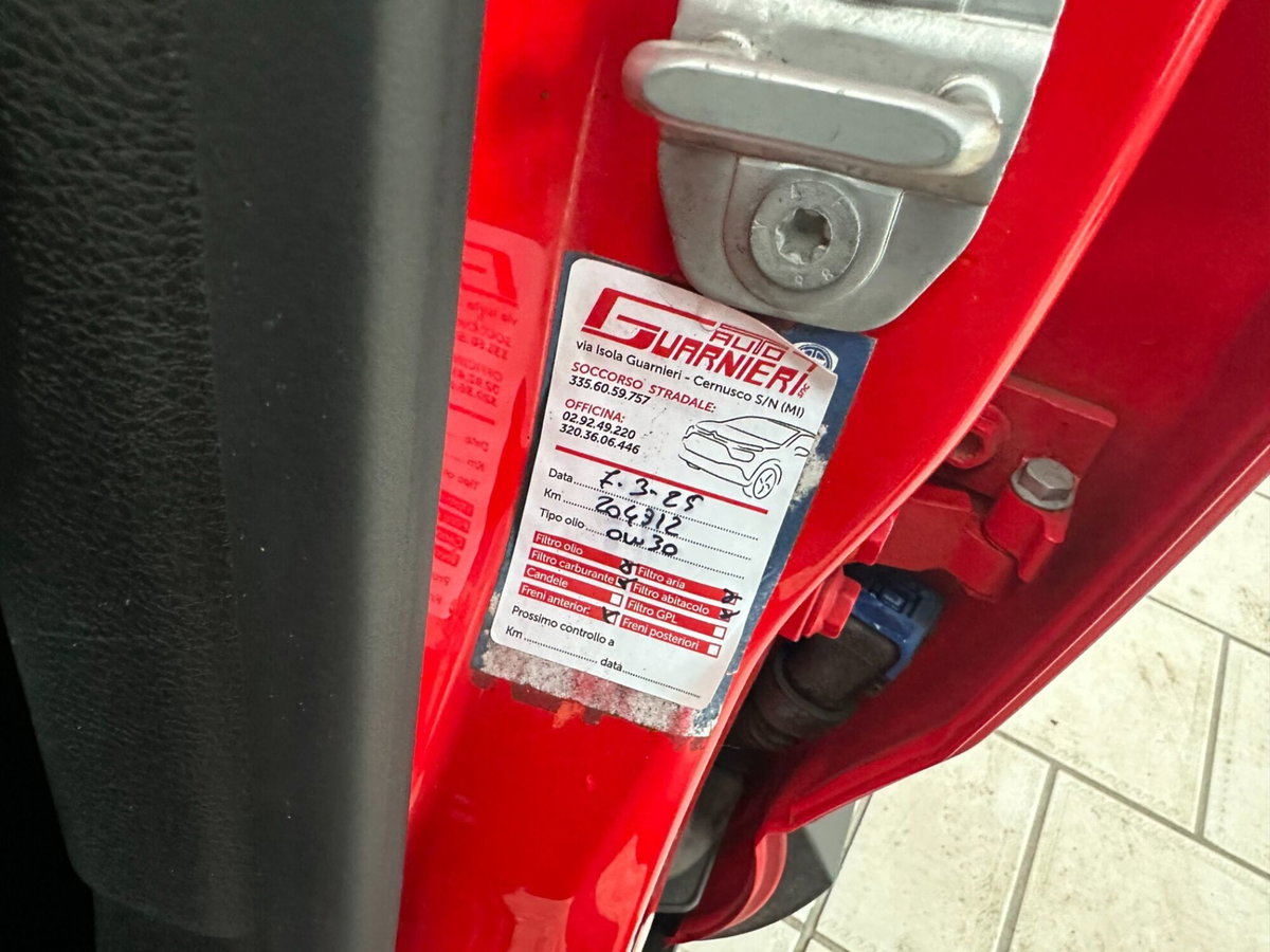 Jeep Renegade 1.6 Mjt 120 CV Limited (16)