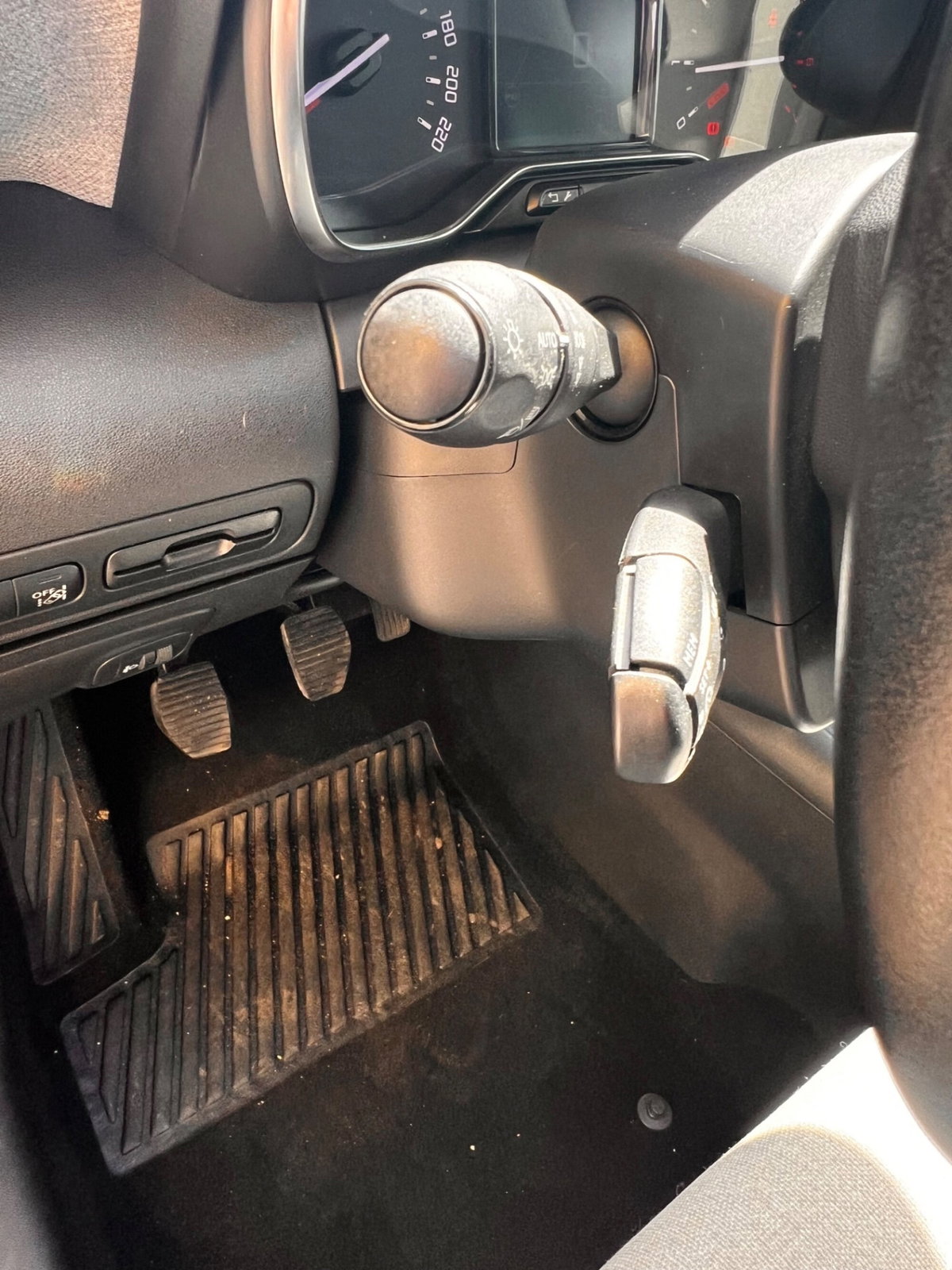 Citroen C3 Aircross BlueHDi 100 S&S Shine (13)