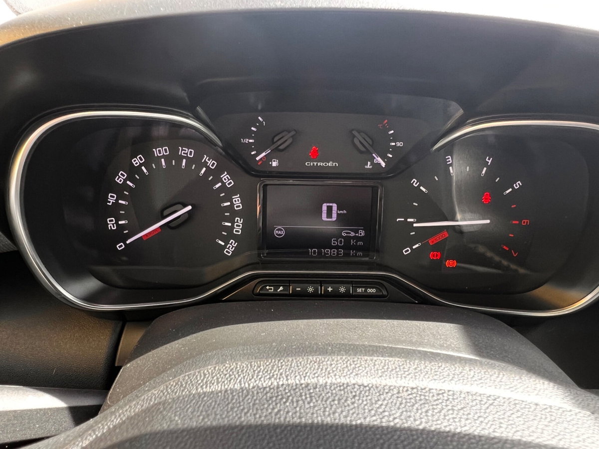 Citroen C3 Aircross BlueHDi 100 S&S Shine (16)