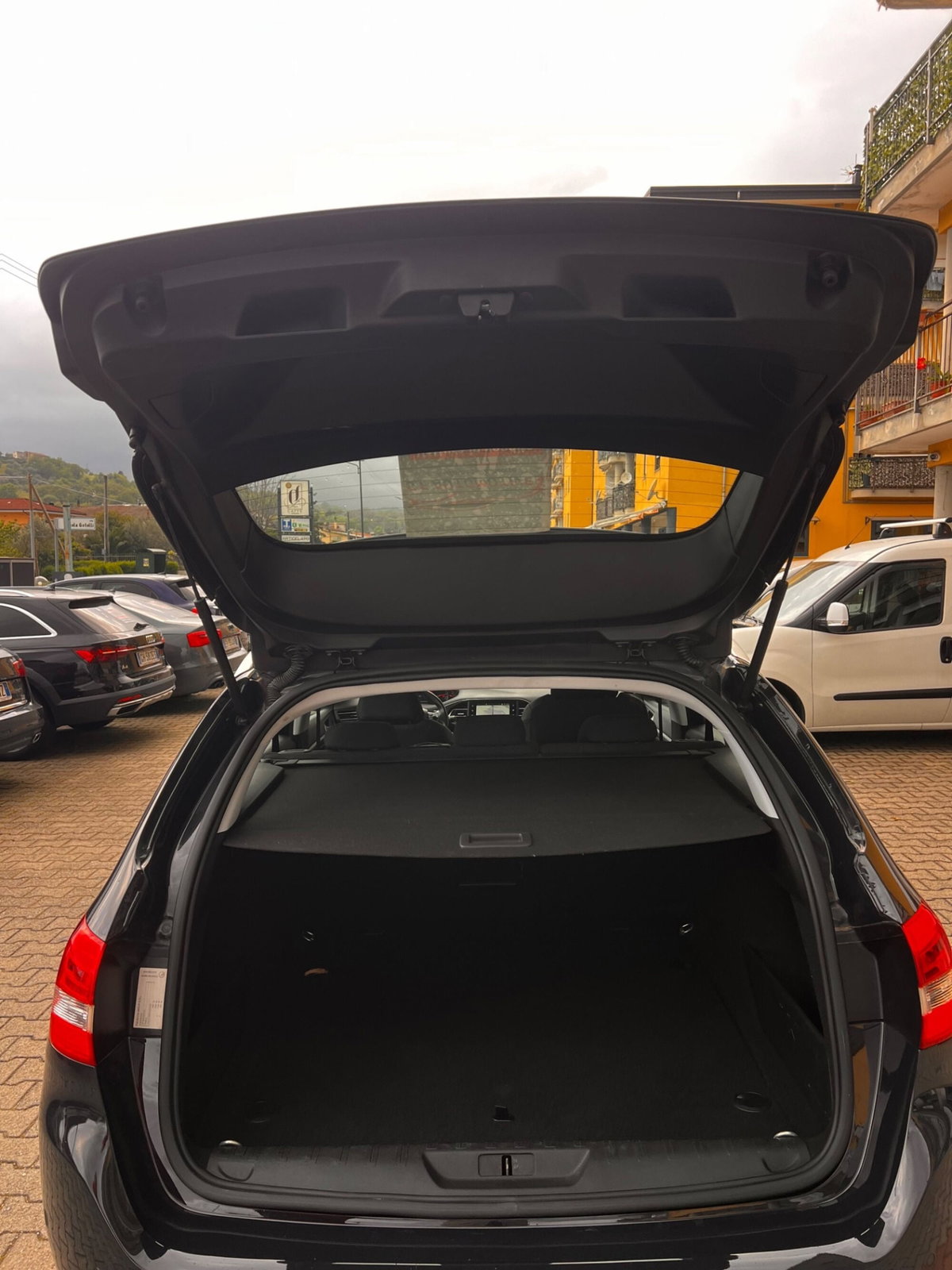 Peugeot 308 SW BlueHDi 130 S&S Active (12)