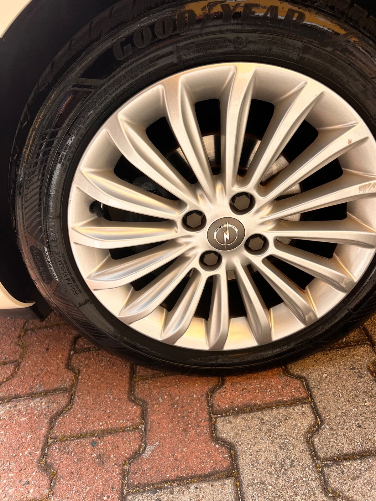 Opel Adam 1.2 70 CV Jam (12)