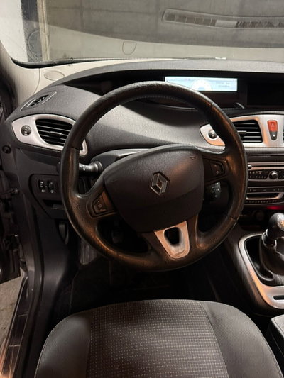 Renault Scenic E-Tech Electric 1.5 dCi 110CV Dynamique (15)