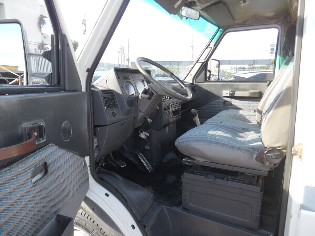 Iveco Daily Telaio 35.12 2.5 TDI PL Cabinato Classic (10)