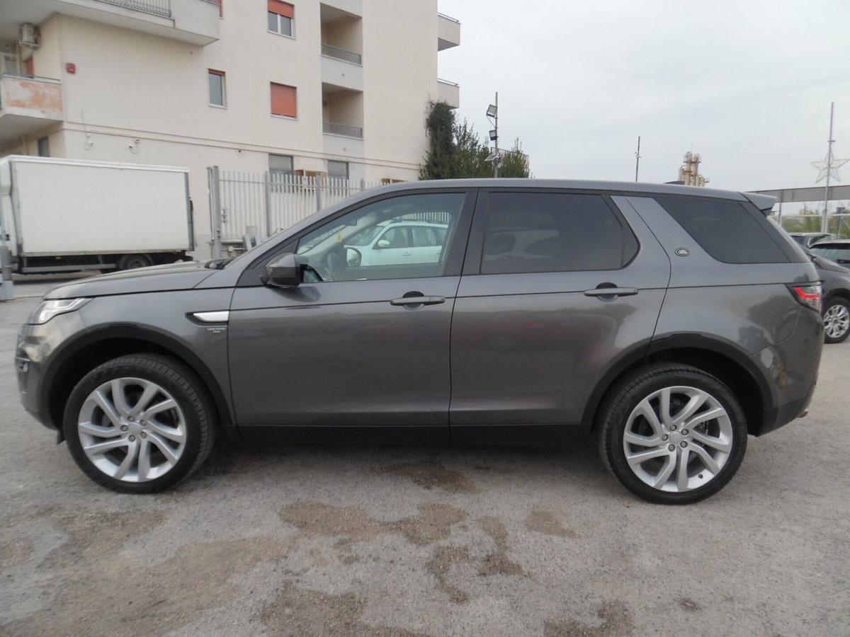 Land Rover Discovery Sport 2.0 TD4 150 CV HSE Luxury (4)