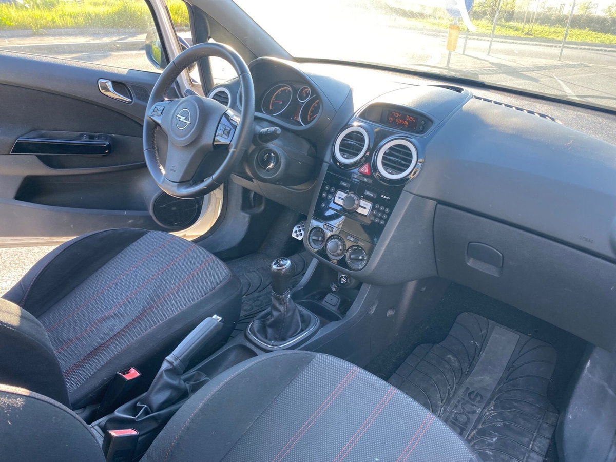 Opel Corsa 1.3 CDTI 75CV F.AP. 3 porte b-color (7)