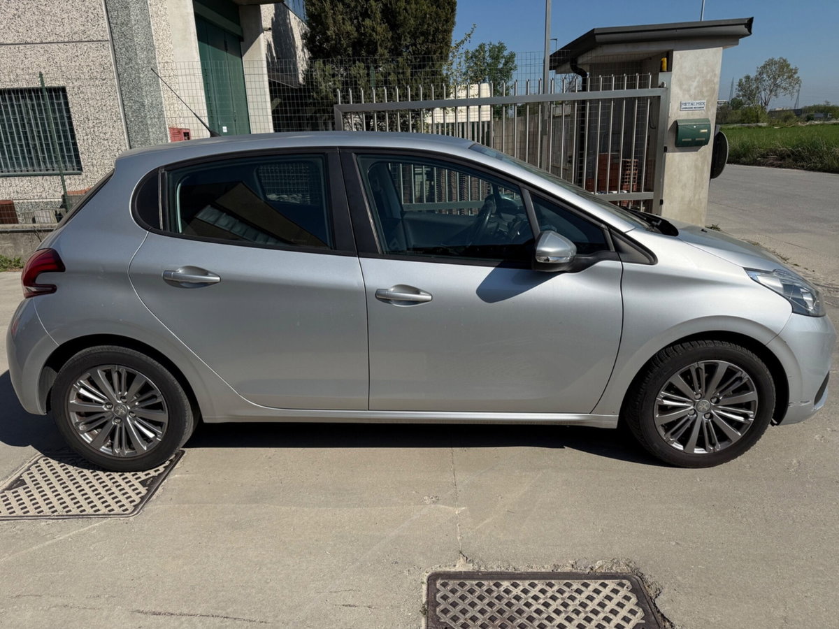 Peugeot 208 82 5p. GPL Allure (4)
